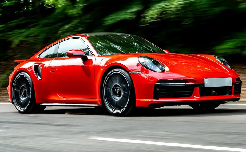 تأجير Porsche 911 Turbo S في دبي، أتلانتس