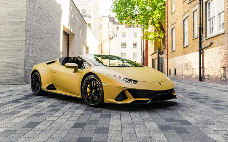 تأجير Lamborghini Huracan Spyder في دبي، أتلانتس