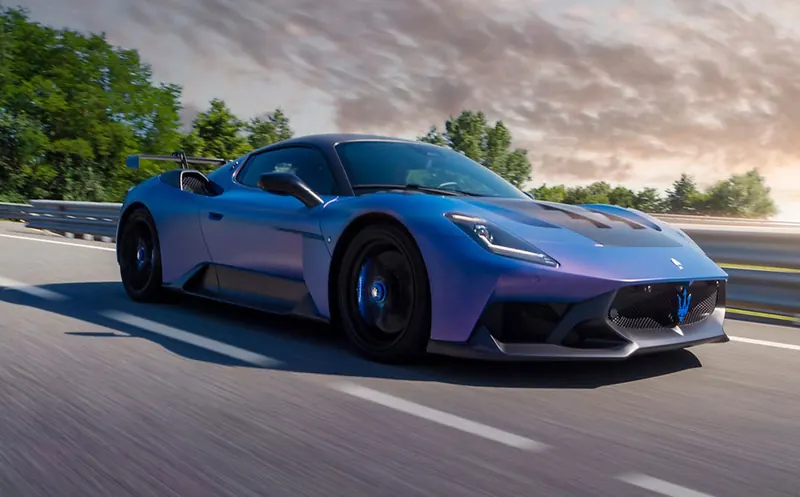 تأجير Maserati MC20 في دبي، أتلانتس