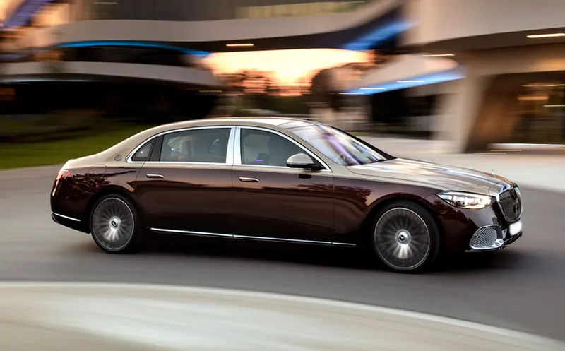 تأجير Mercedes-Maybach S 580 في دبي، أتلانتس